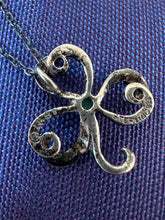 Load image into Gallery viewer, Vintage 1980s Signed Franklin Mint FM Sterling Silver &amp; Emerald Open 3-Leaf Clover Shamrock Pendant Necklace 16.2”
