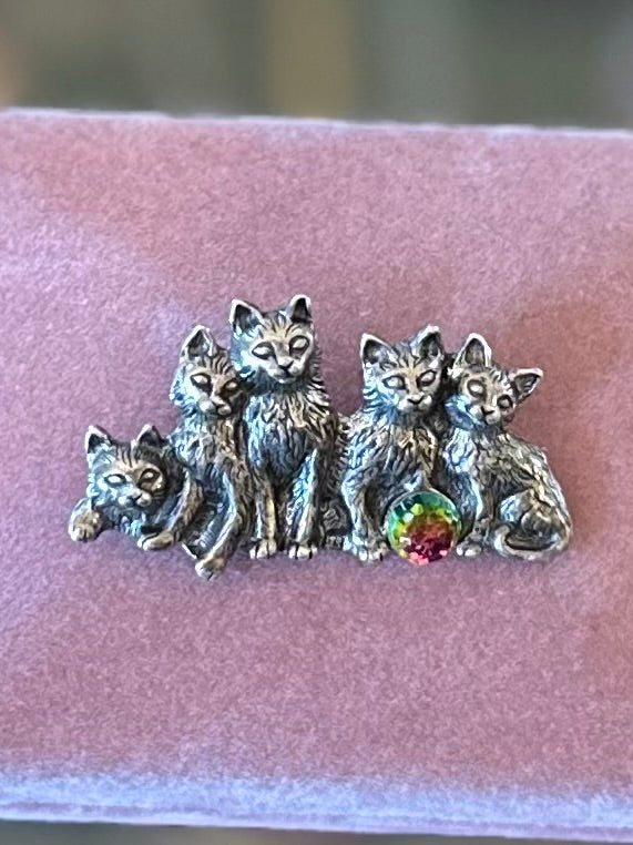 Signed SWIFT ARROW Sterling Silver Group of Cats Kittens with Iridescent Crystal Brooch