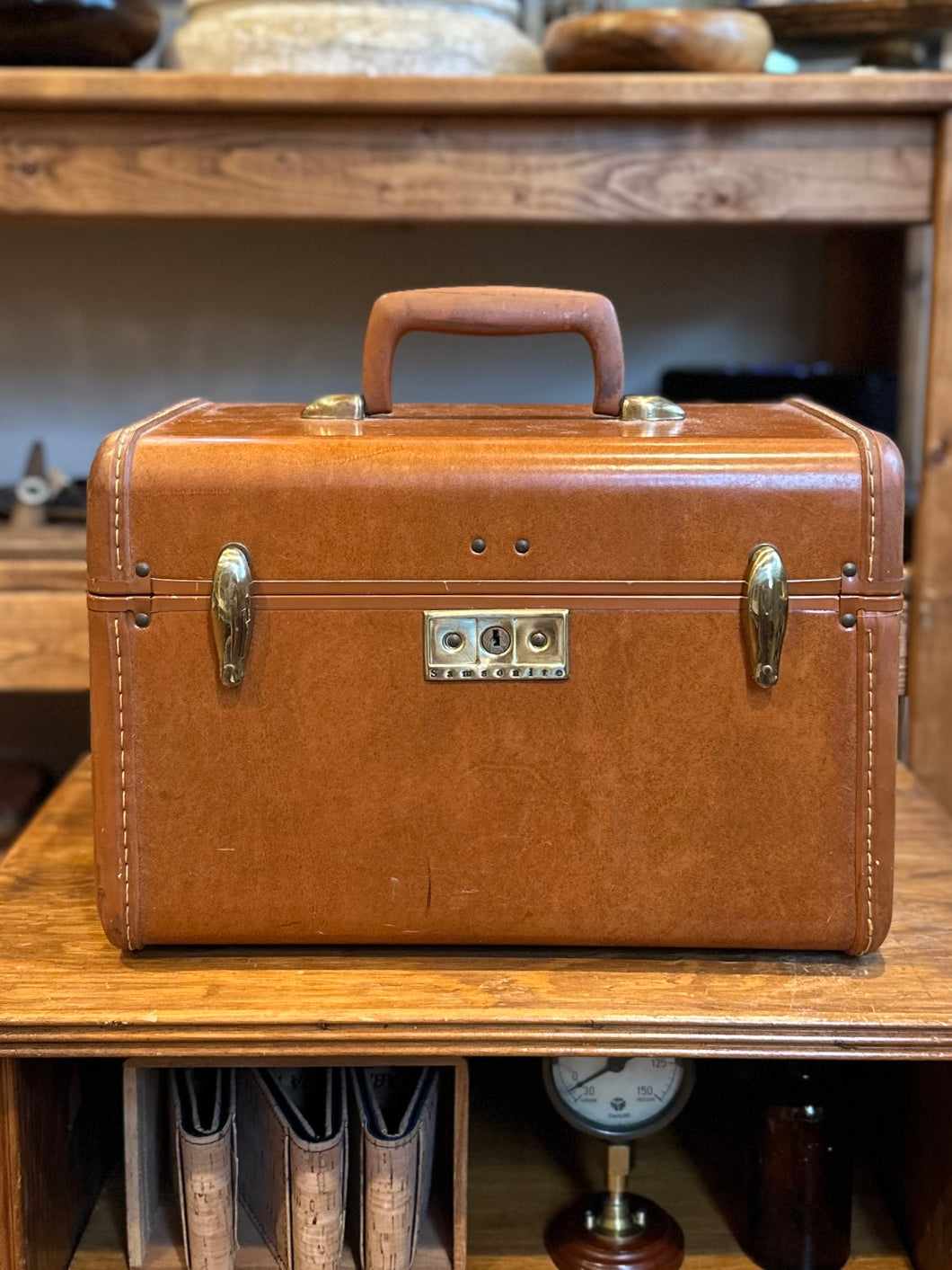 Vintage 1960s Samsonite Streamlite Camel Color Leather Top Handle Train Case Comestic Bag Luggage Midcentury