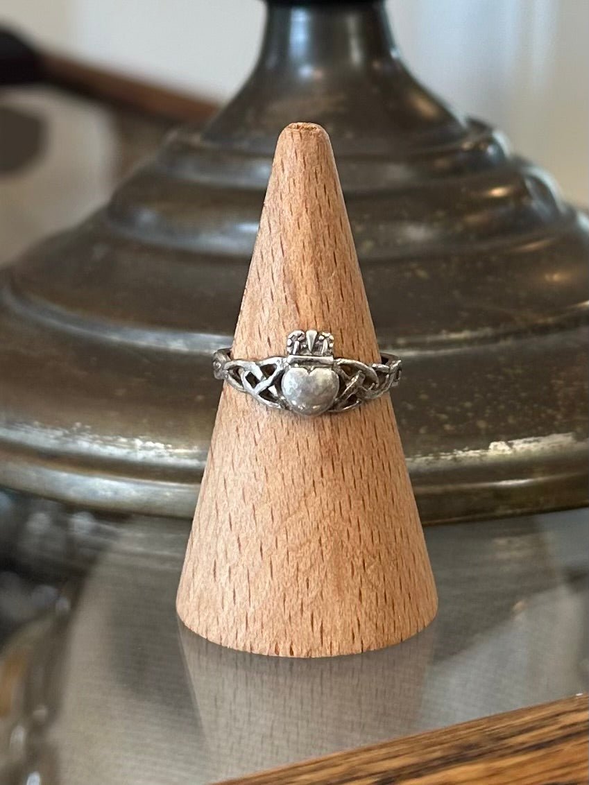 Vintage Sterling Silver Claddagh Celtic Knot Ring US Size 8 Unisex