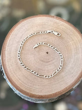 Load image into Gallery viewer, Vintage 1990s Sterling Silver 925 Milor ITALY Figaro Chain Link Bracelet Unisex 7.25”

