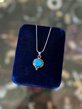 Load image into Gallery viewer, Vintage Southwestern Mexico Sterling Silver &amp; Genuine Turquoise Pendant Necklace 18”
