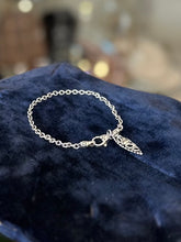 Load image into Gallery viewer, Signed Scott Grimes for John Hardy JAI Sterling Silver &amp; 14K Yellow Gold Single Charm Chain Bracelet 7.25”
