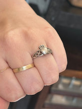 Load image into Gallery viewer, Vintage Sterling Silver Claddagh Celtic Knot Ring US Size 8 Unisex
