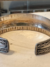 Load image into Gallery viewer, Vintage 925 Sterling Silver Ribbed Twisted Rope Barbed Wire Design Cuff Bracelet

