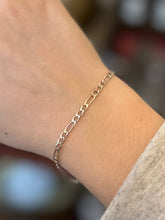Load image into Gallery viewer, Vintage 1990s Sterling Silver 925 Milor ITALY Figaro Chain Link Bracelet Unisex 7.25”
