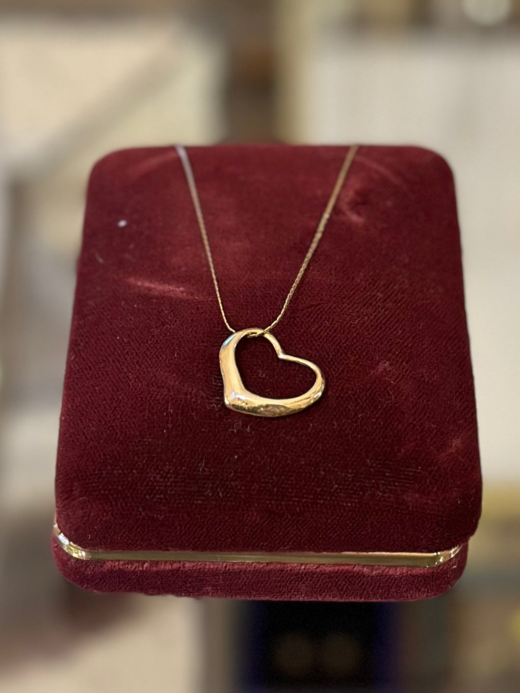 Vintage 1980s 1990s 14k Yellow Gold Open Heart Pendant Necklace Dainty Chain