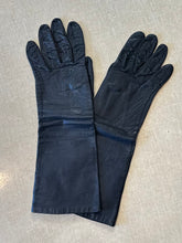 Load image into Gallery viewer, Vintage Midcentury Black Pebbled Leather Mid Length Women’s Gloves Size 7
