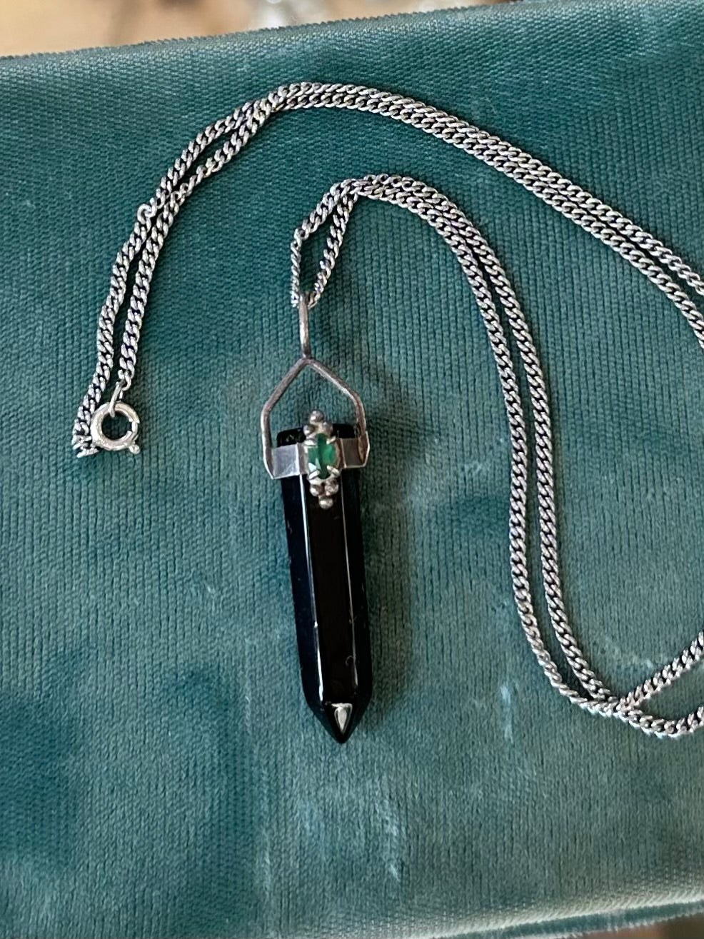 Vintage Sterling Silver & Black Onyx Faceted Pointed Tower Green Rhinestone Pendant Necklace 20”