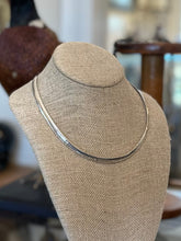Load image into Gallery viewer, Vintage 1990s 925 ITALY Sterling Silver 4mm Omega Chain Necklace 17”
