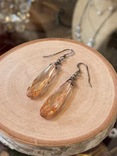 Load image into Gallery viewer, Stunning Vintage Sterling Silver &amp; Peach Faceted Cut Glass Long Teardrop Dangle Drop Earrings
