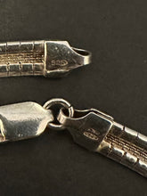 Load image into Gallery viewer, Vintage 1990s 925 ITALY Sterling Silver 4mm Omega Chain Necklace 17”
