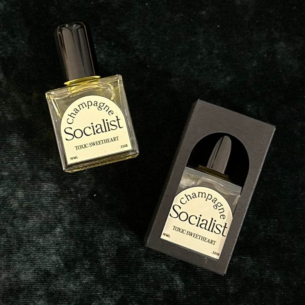 Toxic Sweetheart Perfume Oil: 10ml (0.3oz)