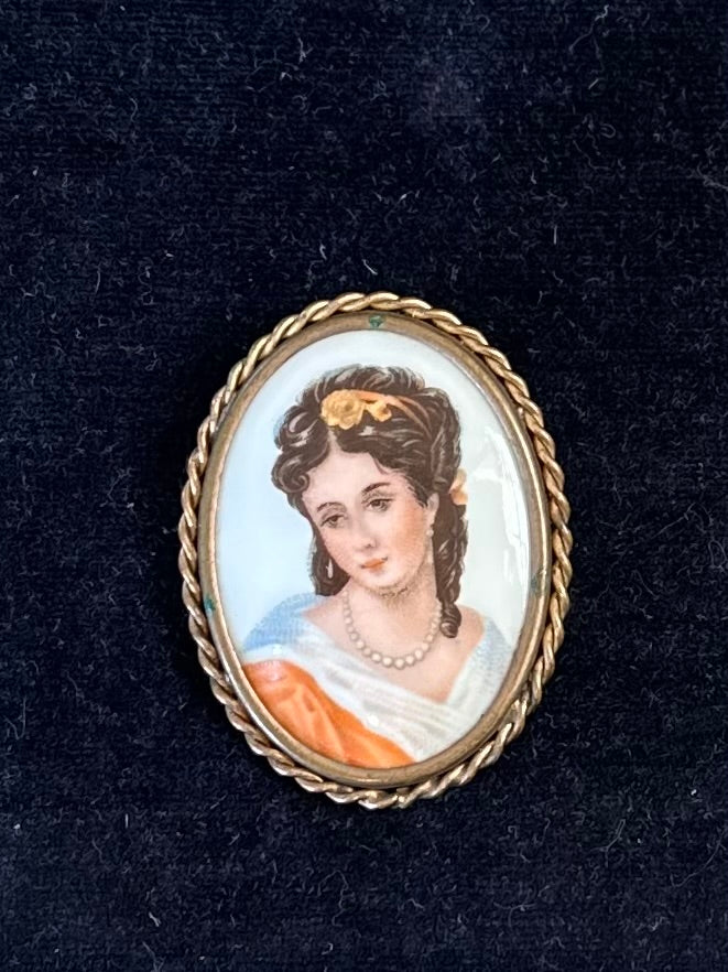Vintage Signed LIMOGES FRANCE Painted Porcelain Portrait of a Lady Oval Gold Tone Brooch