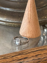 Load image into Gallery viewer, Vintage Sterling Silver Claddagh Celtic Knot Ring US Size 8 Unisex
