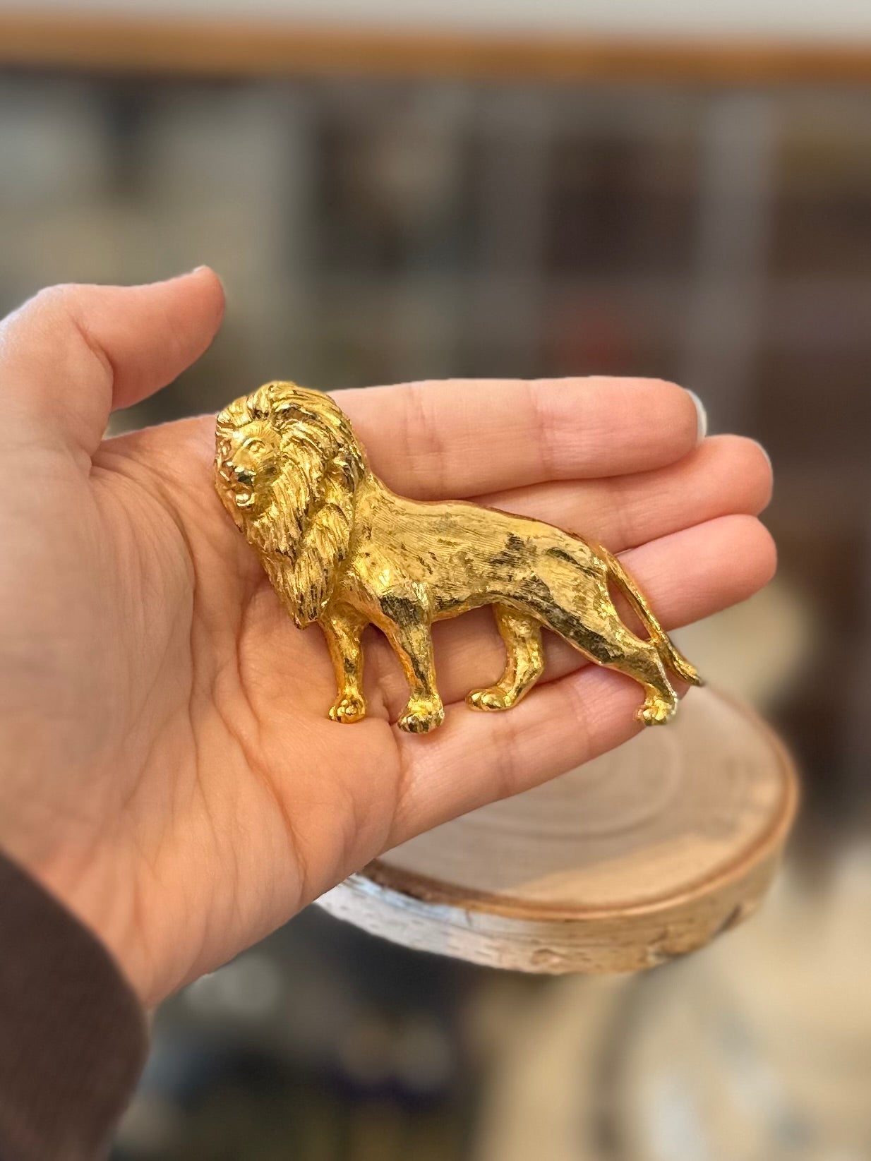 Vintage 1987 Signed Mimi di Niscemi Brushed Gold Tone Lion Brooch