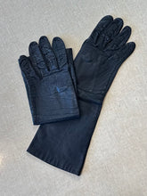 Load image into Gallery viewer, Vintage Midcentury Black Pebbled Leather Mid Length Women’s Gloves Size 7
