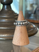 Load image into Gallery viewer, Vintage Mexico Sterling Silver Ball Spinner Ring Band Unisex US Size 5 3/4
