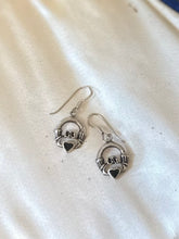 Load image into Gallery viewer, Vintage Sterling Silver &amp; Black Onyx Celtic Irish Claddagh Heart Dangle Earrings

