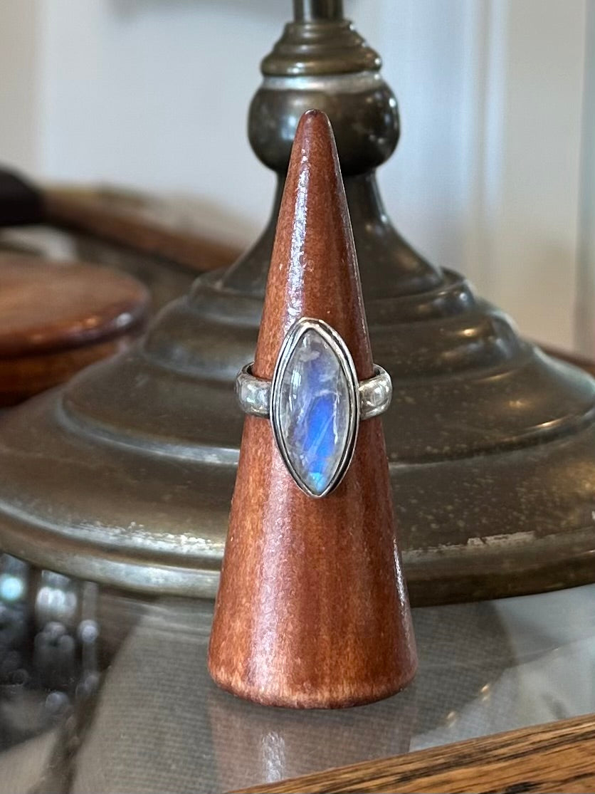 Vintage Sterling Silver Polished Rainbow Moonstone Cabochon Statement Ring US 8 3/4