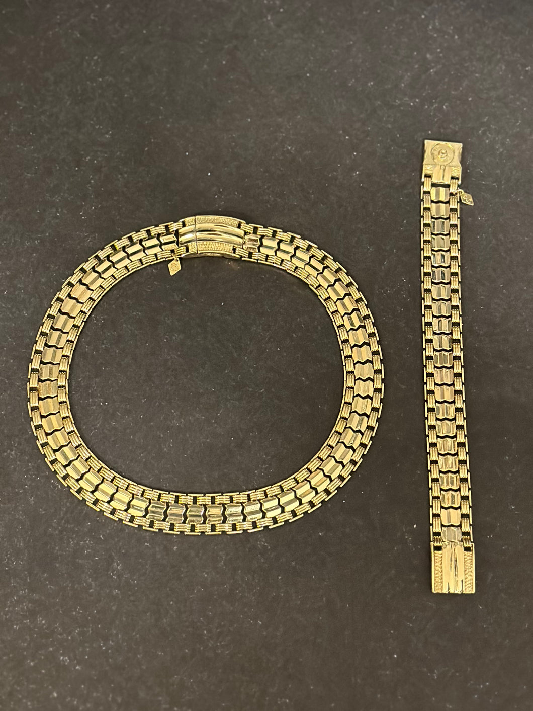 Vintage Signed Sarah Coventry S.A.C Chunky Gold Tone Link Collar Choker Necklace Reversible with Matching Bracelet
