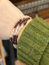 Load image into Gallery viewer, Vintage 14k Yellow Gold Faceted Genuine Garnet &amp; Freshwater Pearl Multi Strand Beaded Bracelet 7.5”
