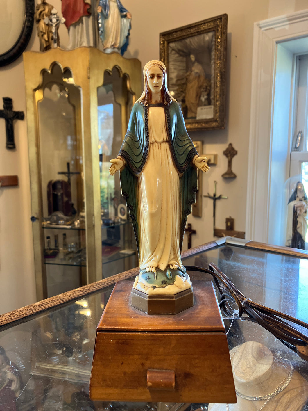 VINTAGE Virgin Mary Light | Music Box | Jewelry or Rosary Box Kitsch 1950s Creep