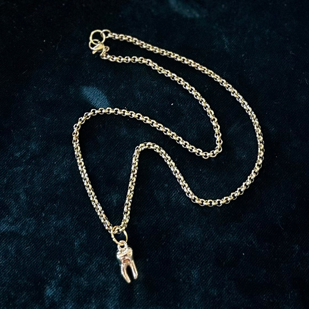 ‘TOOTH STATUS’ Gold Tone Pendant Necklace Rolo Chain 16.25”