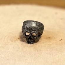 Load image into Gallery viewer, Men’s Skull Ring
