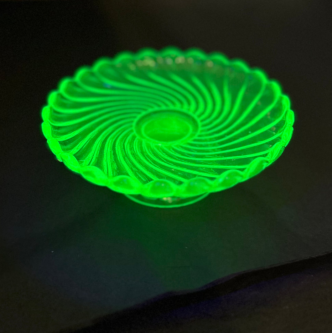 Vintage Antique French Baccarat Swirl Green Uranium Vaseline Glass BonBon Candy Dish 5.5” Made in France