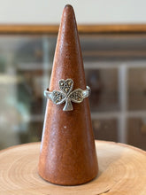 Load image into Gallery viewer, Vintage Sterling Silver Marcasite Shamrock Irish Ring Size 9

