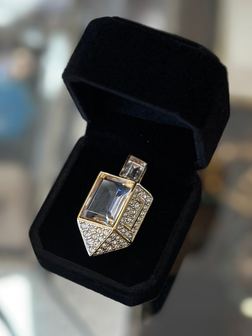 Vintage Swan Signed SWAROVSKI Crystal Dreidel Gold Tone Brooch Pin