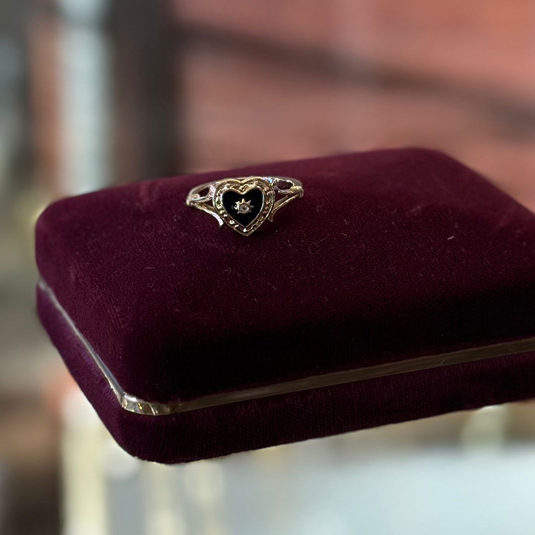 Victorian Style Black Heart Gold Tone Ring