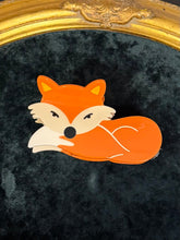 Load image into Gallery viewer, Fox Hair Claw Clip
