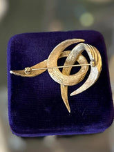Load image into Gallery viewer, Vintage Signed &amp; Numbered BOUCHER 8811P Gold Plated Matte Textured Swirl Brooch
