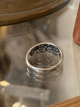 Load image into Gallery viewer, Vintage Sterling Silver Dome Filigree Openwork Band Ring US 8
