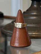 Load image into Gallery viewer, Vintage 14k Yellow Gold Engraved Monogrammed RR Initials Signet Ring US 5 1/2
