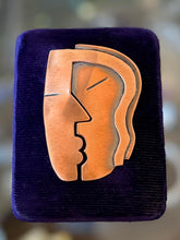 Load image into Gallery viewer, Vintage 1950s REBAJES Hand Crafted Copper Abstract Kiss Figural Faces Brooch Pin
