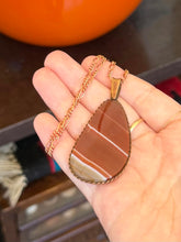 Load image into Gallery viewer, Vintage Rare Signed REBAJES Copper &amp; Banded Agate Pendant Necklace Figaro 18"
