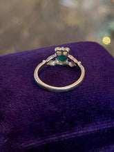 Load image into Gallery viewer, Vintage Sterling Silver Irish Claddagh Faceted Green Glass Heart Ring US 9
