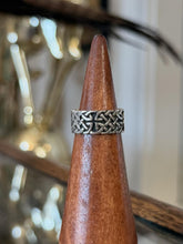 Load image into Gallery viewer, Vintage Sterling Silver Celtic Knot Woven Design Wide Band Ring Unisex US 6.75
