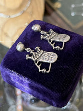 Load image into Gallery viewer, Rare Vintage Signed REBAJES Sterling Silver Queen of Hearts Dangle Earrings

