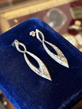 Load image into Gallery viewer, Vintage Sterling Silver Diamond Cut Dangle Earrings | Pointy Teardrops
