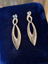 Load image into Gallery viewer, Vintage Sterling Silver Diamond Cut Dangle Earrings | Pointy Teardrops
