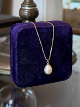 Load image into Gallery viewer, Vintage Dainty Gold Tone Sterling Silver Teardrop Pearl Pendant Necklace 18"
