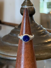 Load image into Gallery viewer, Vintage 1990s Sterling Silver Lapis Lazuli Flush Gypsy Set Ring US 8.5
