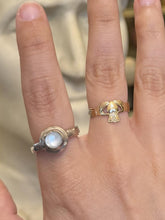 Load image into Gallery viewer, Vintage 1990s Sterling Silver Moonstone Cabochon Bezel Set Ring US 8.25
