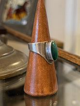 Load image into Gallery viewer, Vintage Navajo Signed F Fannie Platero Sterling Silver Malachite Ring US 9.75
