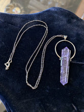 Load image into Gallery viewer, Vintage Sterling Silver Doubled Point Faceted Amethyst Spinner Pendant Necklace
