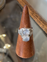 Load image into Gallery viewer, Vintage Sterling Silver Moonstone Cabochon Feather Leaf Motif Ring US 8.25
